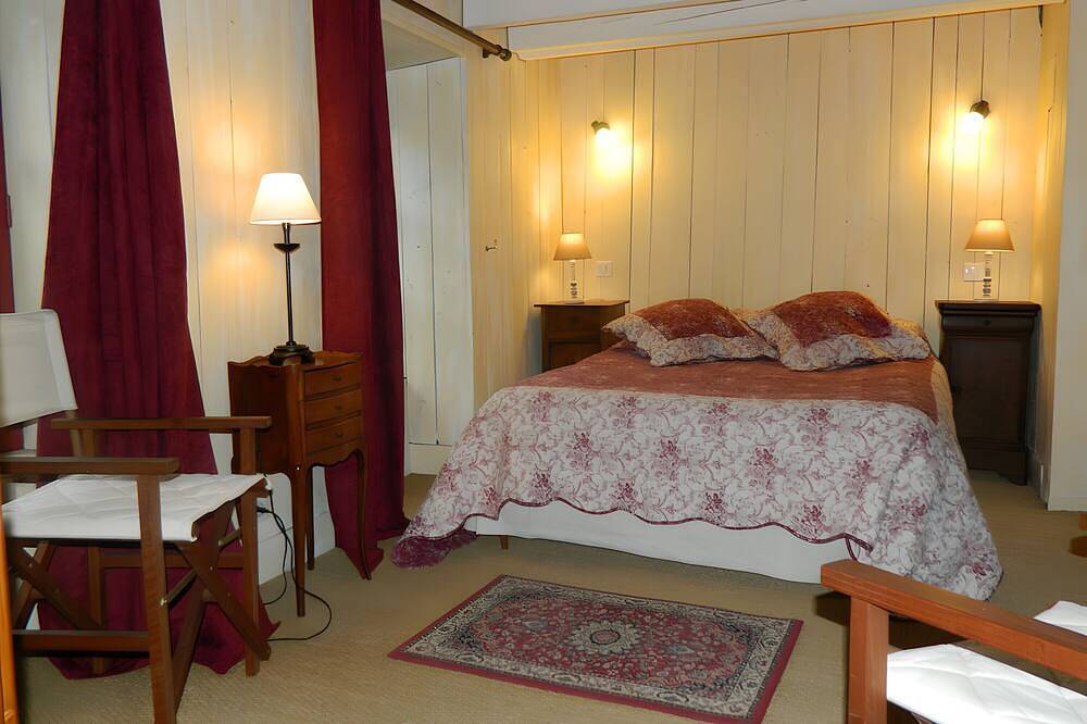 Casa de vacaciones 'La Maison De Marie' con terraza privada y Wi-Fi in Parque Natural Regional Volcans d'Auvergne