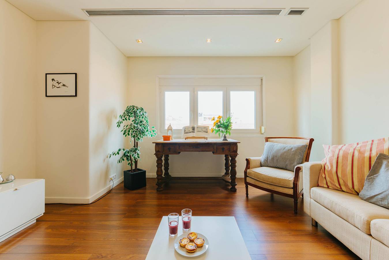 Entire apartment, Rent4Rest Lisbon Family & Friends Apartment In Roma Avenue in São João de Deus, Lisbon