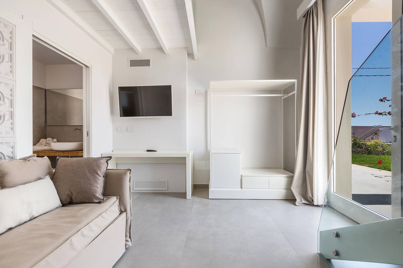 Hotel Perla Saracena - Suite Familiare  in Torre Pali, Salve