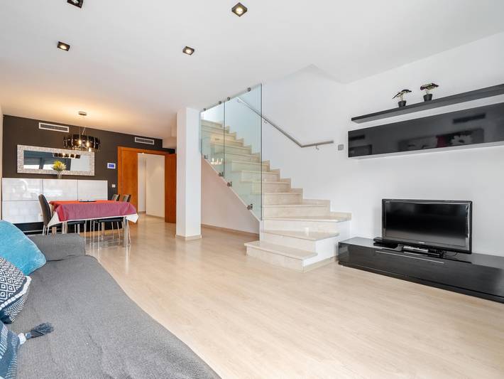 Appartement voor 7 personen, met Balkon en Terras in Pineda de Mar