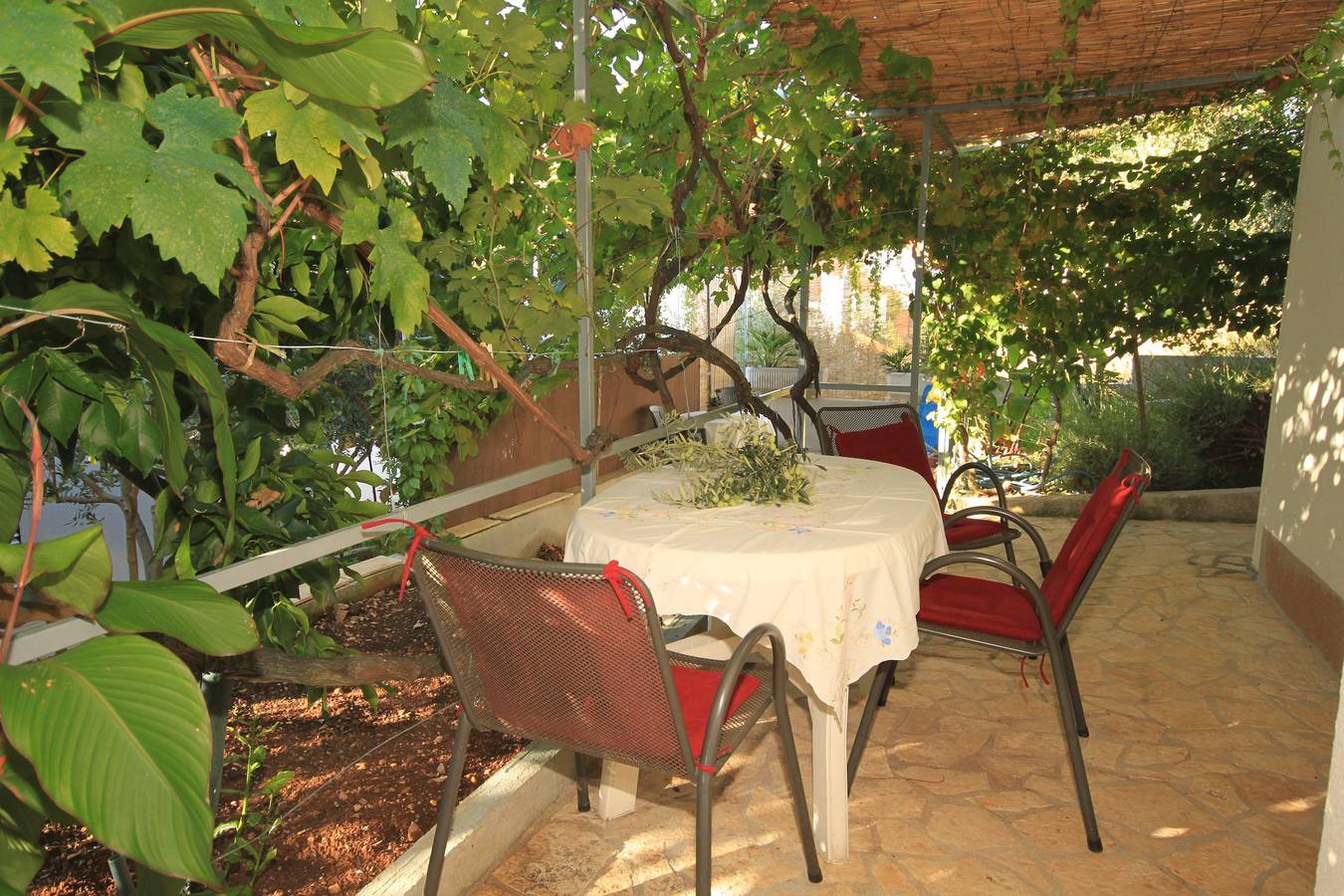 Ganze Wohnung, 1-Zimmer-Ferienwohnung mit Terrasse Rukavac, Vis A-8897-b in Rukavac, Vis