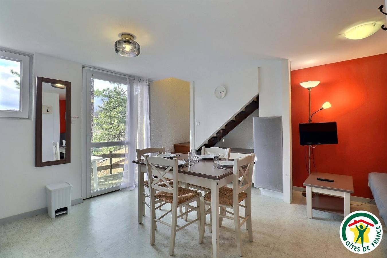 Gîte für 3 Personen mit Terrasse in Montbrun-les-Bains, Nyons und Umgebung