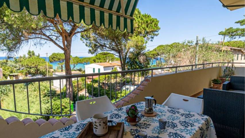Appartement de vacances entier, Appartement de vacances pour 8 personnes avec terrasse in Biodola, Portoferraio