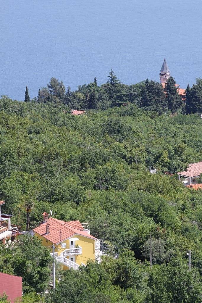 Ganze Wohnung, 1-Zimmer-Ferienwohnung mit Terrasse und Meerblick Medveja, Opatija -b in Medveja, Lovran