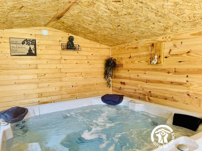 Gîte für 6 Personen, mit Terrasse und Whirlpool sowie Pool und Garten in Aude - 2