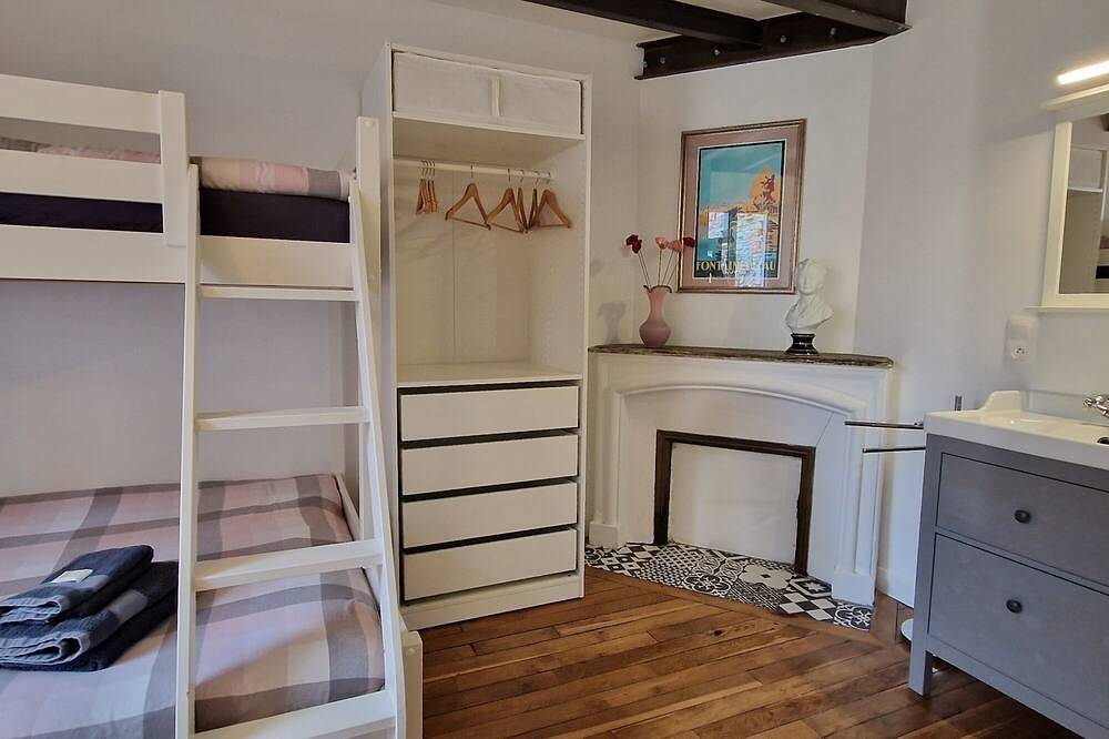 Appartement entier, Bleautiful \"Blanche\" charmant duplex in Fontainebleau, Seine-et-Marne