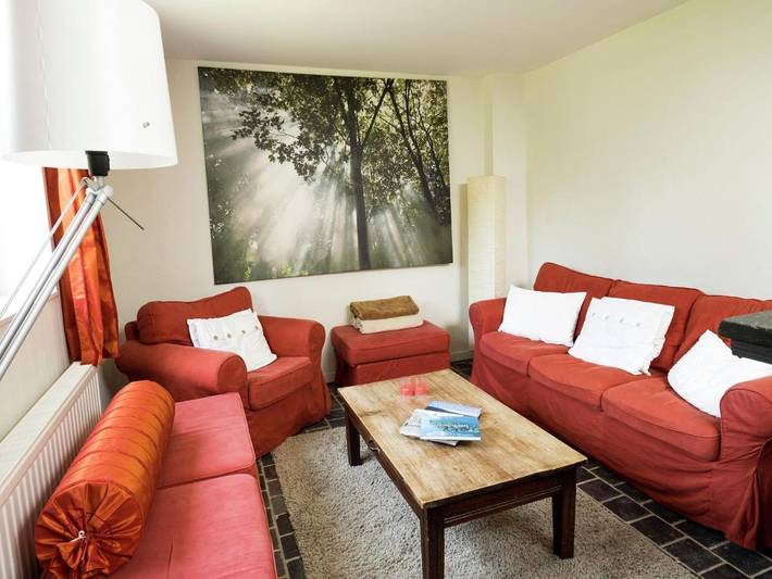 Location de vacances pour 13 personnes, avec jardin ainsi que terrasse et piscine dans Hastière-par-delà - 3