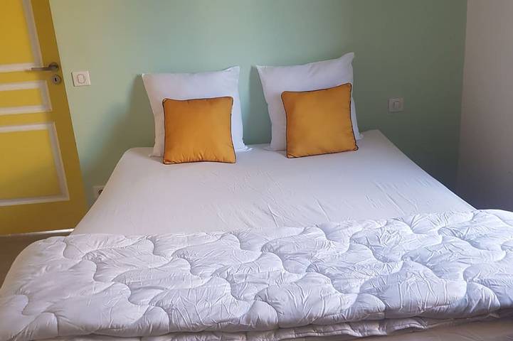 Location de vacances pour 16 personnes, avec jardin et terrasse, animaux acceptés à Biron - 3