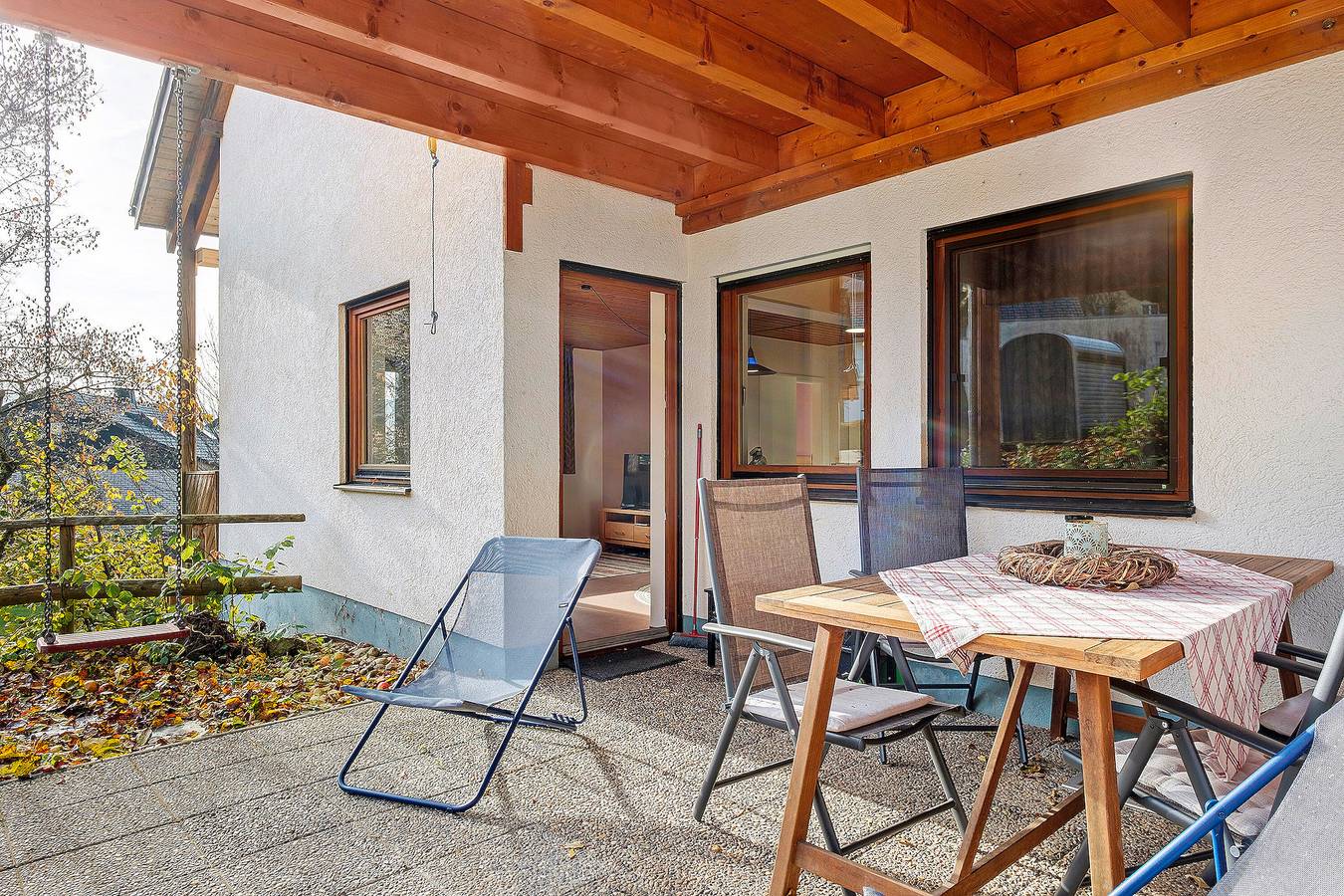 Ganze Wohnung, Ferienwohnung 'Veilchen' mit Bergblick, privater Terrasse und Wlan in Unterkirnach, Mittlerer Schwarzwald