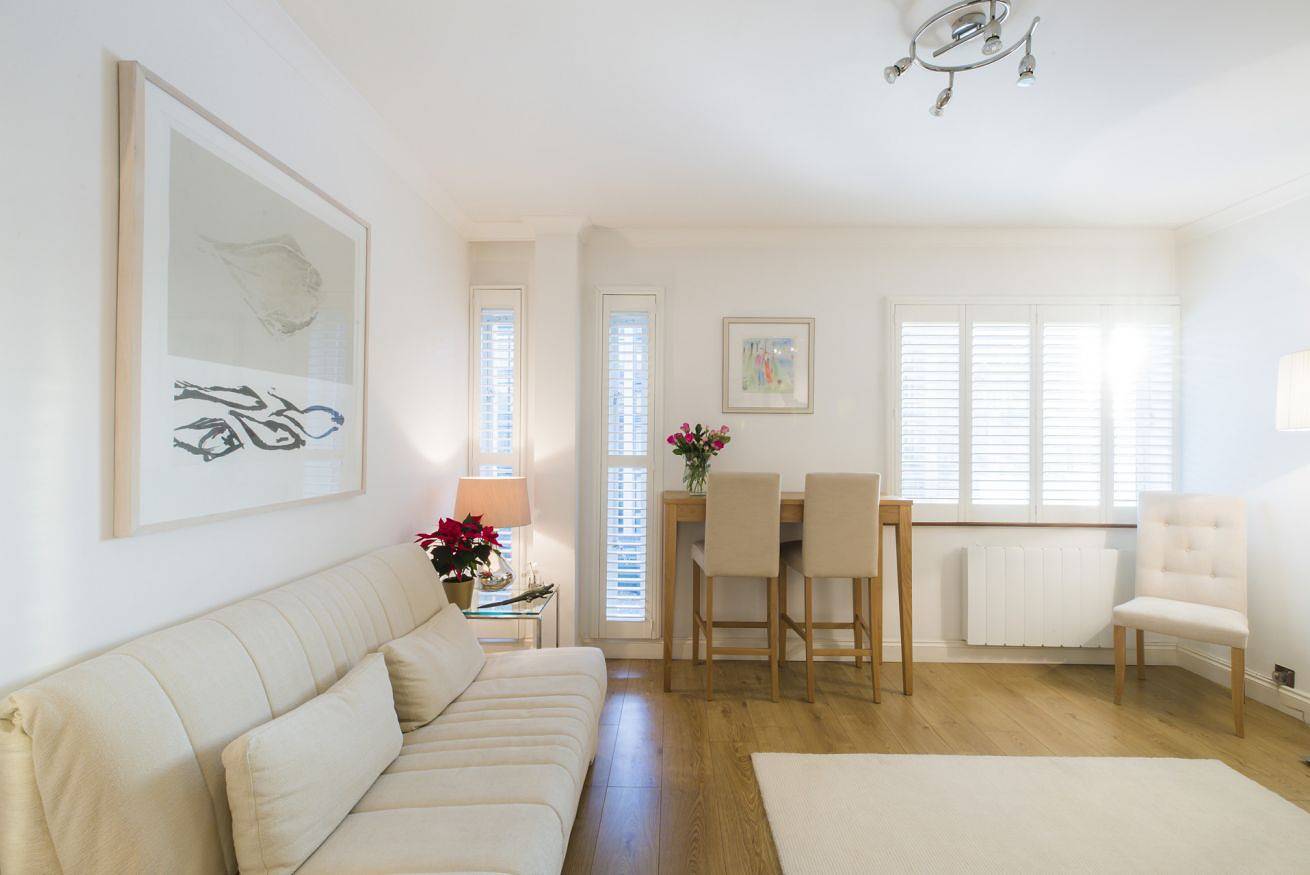 Entire apartment, Sublime flat with Thames view in Downtown, London