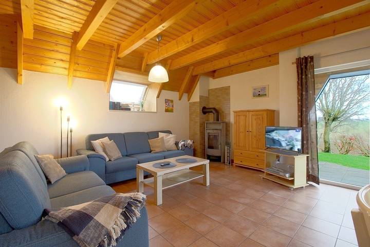 Ferienhaus für 4 Personen, mit Terrasse und Garten