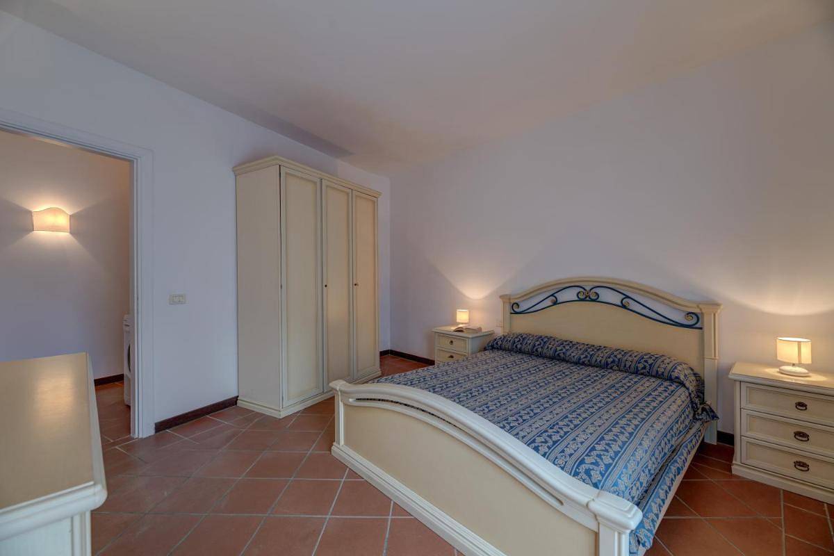 Entire apartment, Charming Small Villa - Bella villetta no2081 in Punta De Su Turrione, Nurra