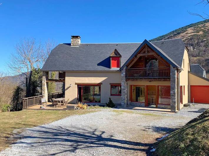 Gîte pour 12 personnes, avec jardin ainsi que terrasse et jacuzzi à Bourisp - 4