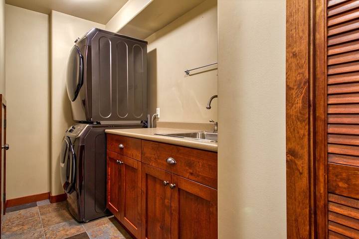 Ferienhaus für 10 Personen, mit Balkon und Whirlpool in Kanada