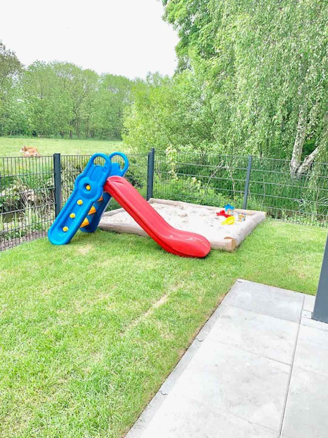 Haus Möwe, Idyllisches Ferienhaus mit Spielzimmer und Garten in Sehestedt (Jade), Jade
