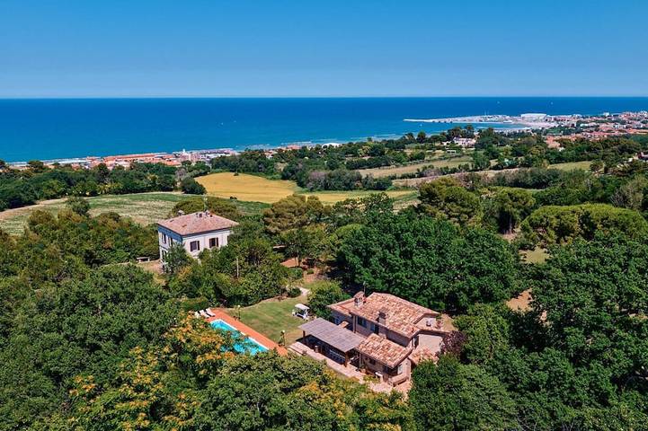 Villa for 14 people, with garden - 1