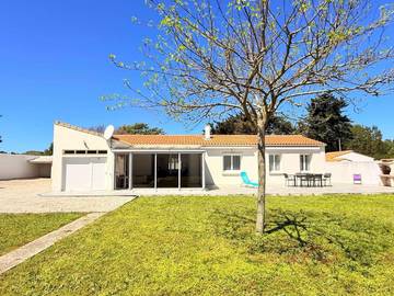 Location de vacances pour 8 personnes, avec terrasse et jardin dans Plage de la Boirie