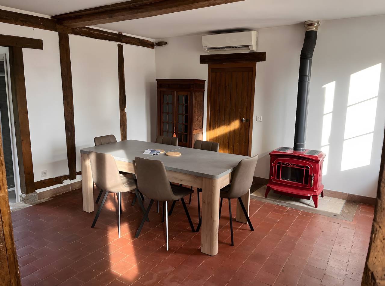 Gîte hortensia - gîtes le clos de mocberry in Château-Renard, Région de Montargis
