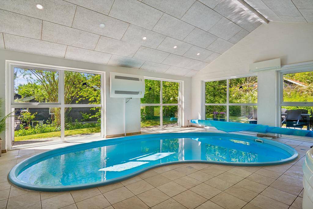 Family-friendly pool house with spa and activities in Egsmark Strand, South Djursland