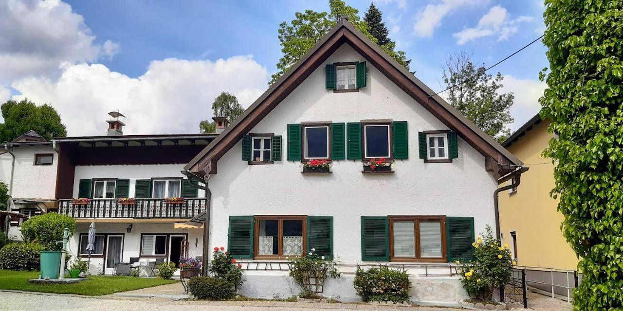 Ganze Wohnung, Apartment with Mountain View in Bad Ischl, Bezirk Gmunden