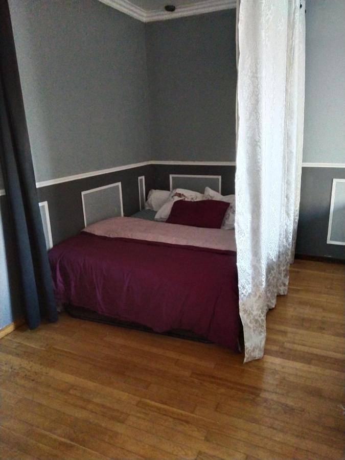 Appartement entier, Three-Bedroom Apartment in Fontenay-sous-Bois, Val-de-Marne