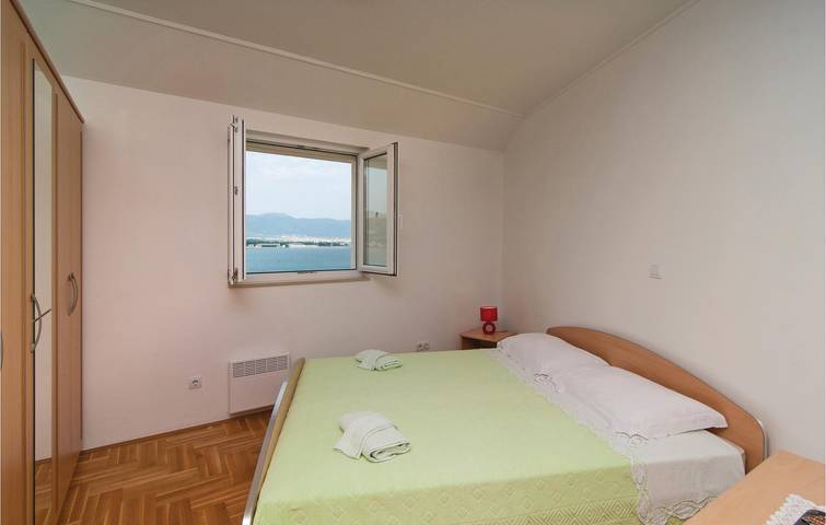 Apartamento vacacional entero, Acogedor apartamento con terraza, cerca de la playa de Copacabana in Trogir, Čiovo