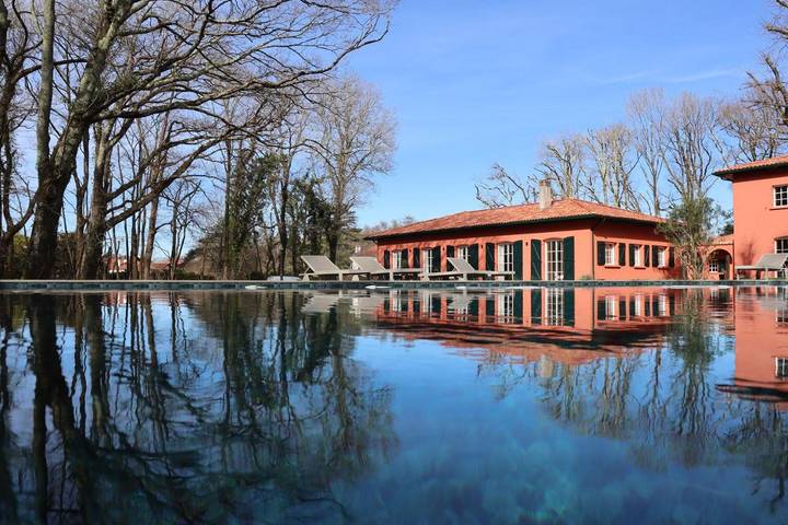 Chambre d’hôte pour 2 personnes, avec Terrasse ainsi que Jardin et Piscine