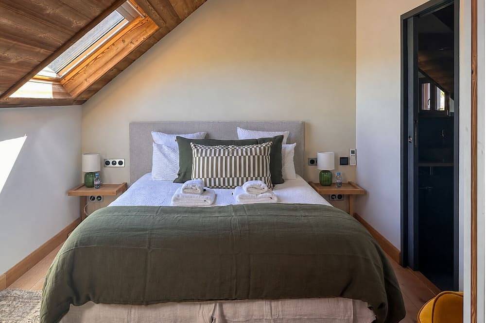 Villa 200 m vom See von Annecy mit Terrasse und Parkplatz in Sévrier, Parc naturel régional du Massif des Bauges