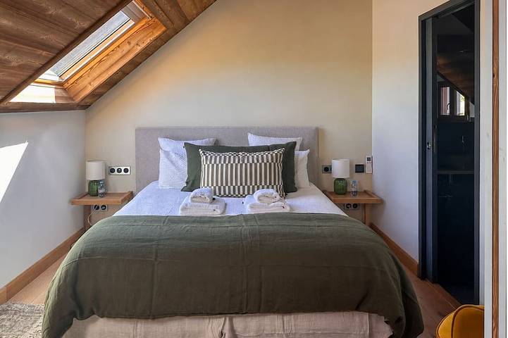 Villa à 200 m du lac d'Annecy avec terrasse et parking in Sévrier, Parc naturel régional du Massif des Bauges