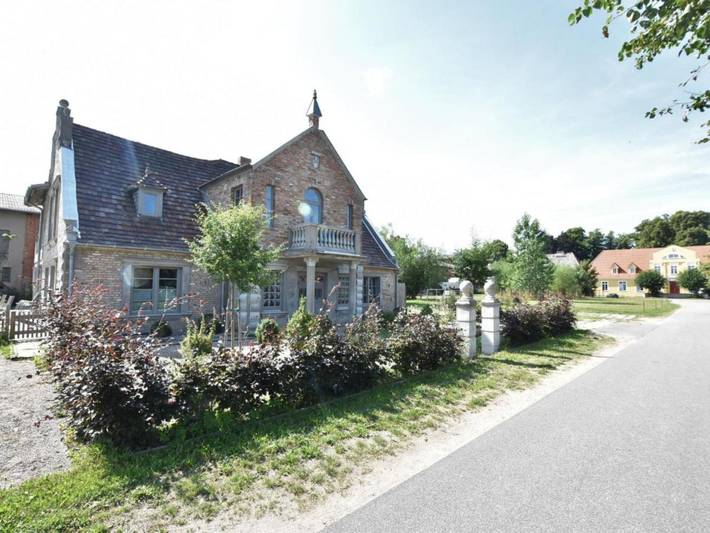 Ferienhaus für 12 Personen, mit Balkon und Terrasse sowie Garten