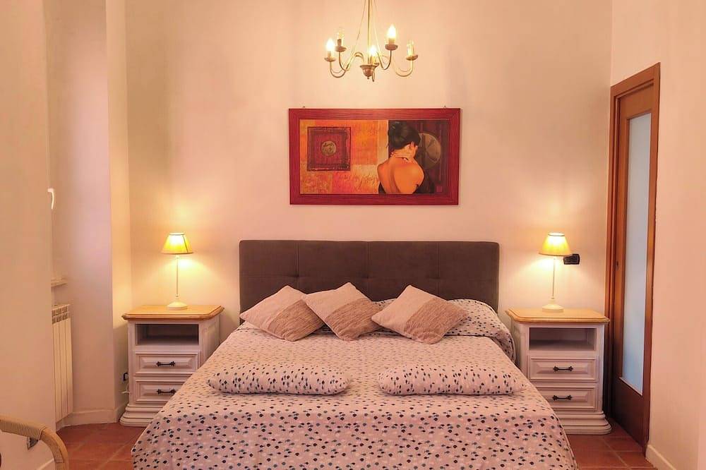 Appartamento intero, The Red house 1930 - frontside seaview apartment in Ostia, Roma