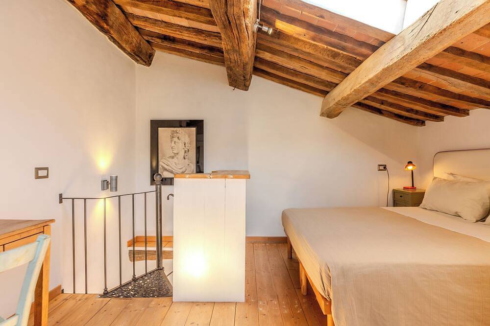 Ganze Wohnung, La Corte del Gusto - Der weiße Maulbeerbaum Apt. mit Pool und einer atemberaubenden Aussicht in Arcevia, Ancona Provinz