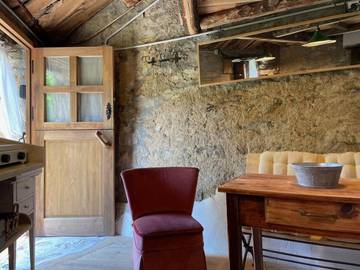 Gîte pour 2 personnes, avec vue ainsi que piscine et jardin à Coll de Nargó