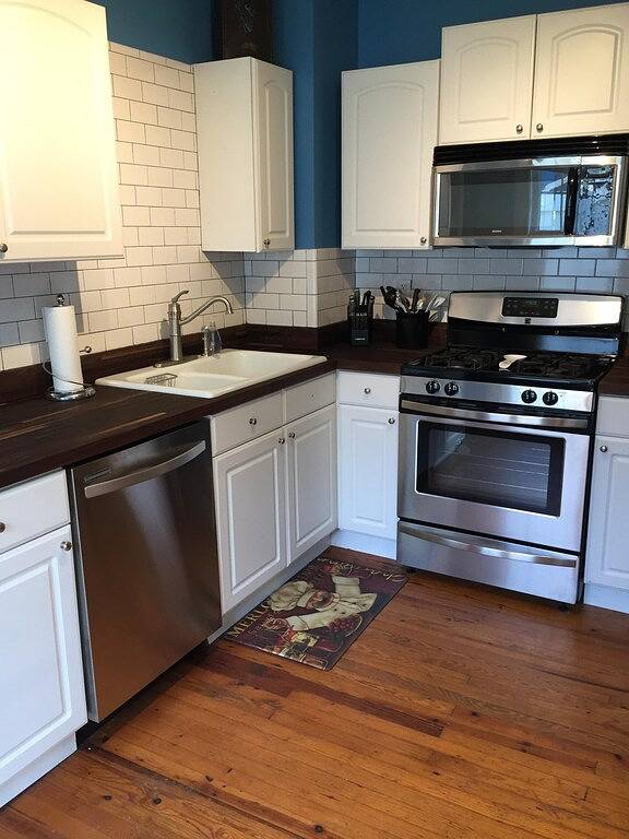 Vacation rental for 5 people, with terrace and garden, with pets in Asheville