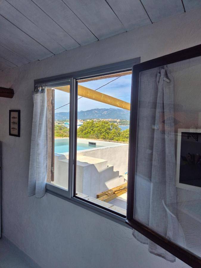 Villa pour 5 personnes, avec piscine ainsi que jardin et vue à Porto-Vecchio - 3