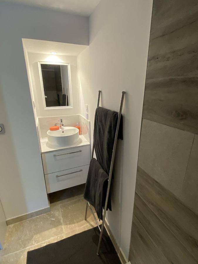 Chambre d’hôte pour 2 personnes, avec terrasse et jacuzzi dans Dentelles de Montmirail - 4