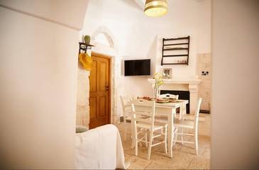 Trullo per 8 Persone in Cisternino, Valle D'Itria, Foto 3