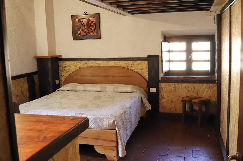 Entire apartment, Spacious 8 pers. family apartment with pool near the sea. in Bolgheri, Etruscan Coast
