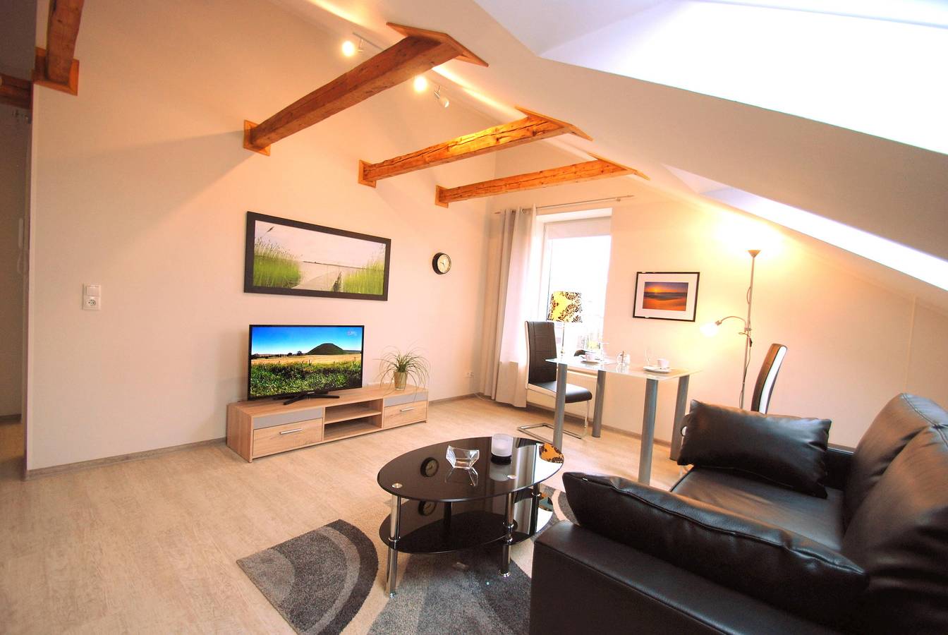 Ganze Ferienwohnung, Gästehaus am Kanal "Fewo Hochbrücke" in Rendsburg, Rendsburg-Eckernförde