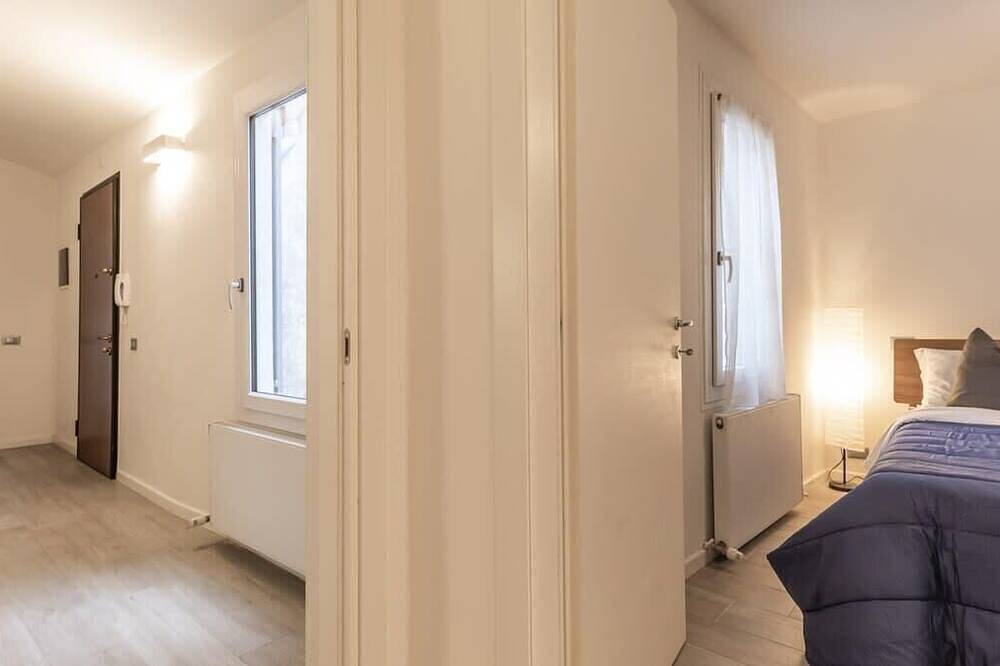 Entire apartment, Suite Rua Pioppa - Affitti Brevi Italia in Modena, Modena Province