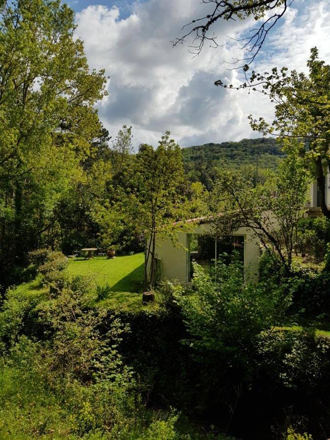 Location de vacances pour 2 personnes, avec Terrasse ainsi que Jardin et Vue à Lanet