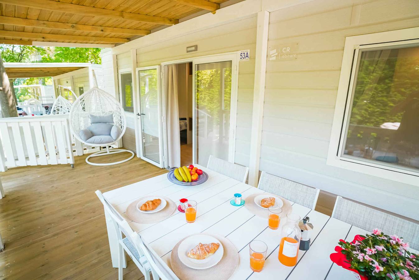 Mobil-home avec climatisation, terrasse et piscine in Torre Rinalda, Lecce