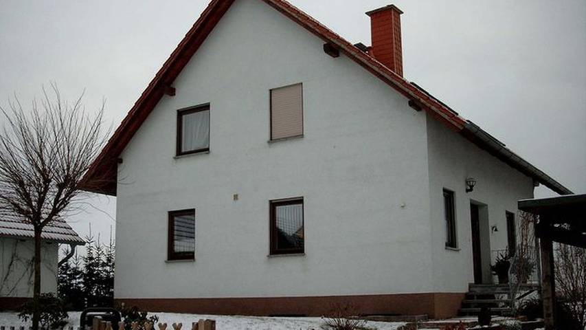 Ferienwohnung für 3 Personen, mit Terrasse und Garten, kinderfreundlich in Sangerhausen