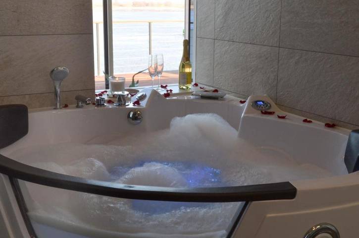 Ferienwohnung für 3 Personen, mit Garten und Whirlpool, kinderfreundlich in Unterweser - 3