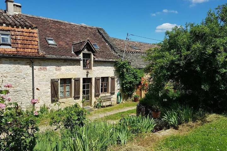 Location de vacances pour 5 personnes, avec jardin à Beauregard
