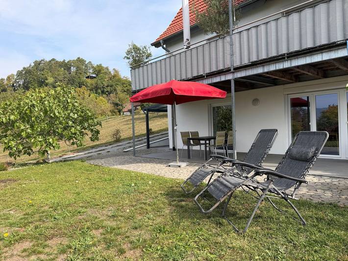 Ganze Wohnung, Uferblick in Süßenmühle – moderne Ferienwohnung mit privatem Garten nahe am See in FKK Badestrand Süßenmühle, Sipplingen