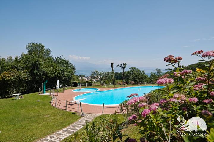 Gîte pour 6 personnes, avec vue sur le lac ainsi que terrasse et jardin à Padenghe sul Garda - 3