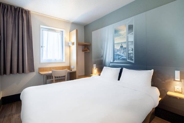 Hôtel pour 2 personnes, animaux acceptés à Maurepas - 2