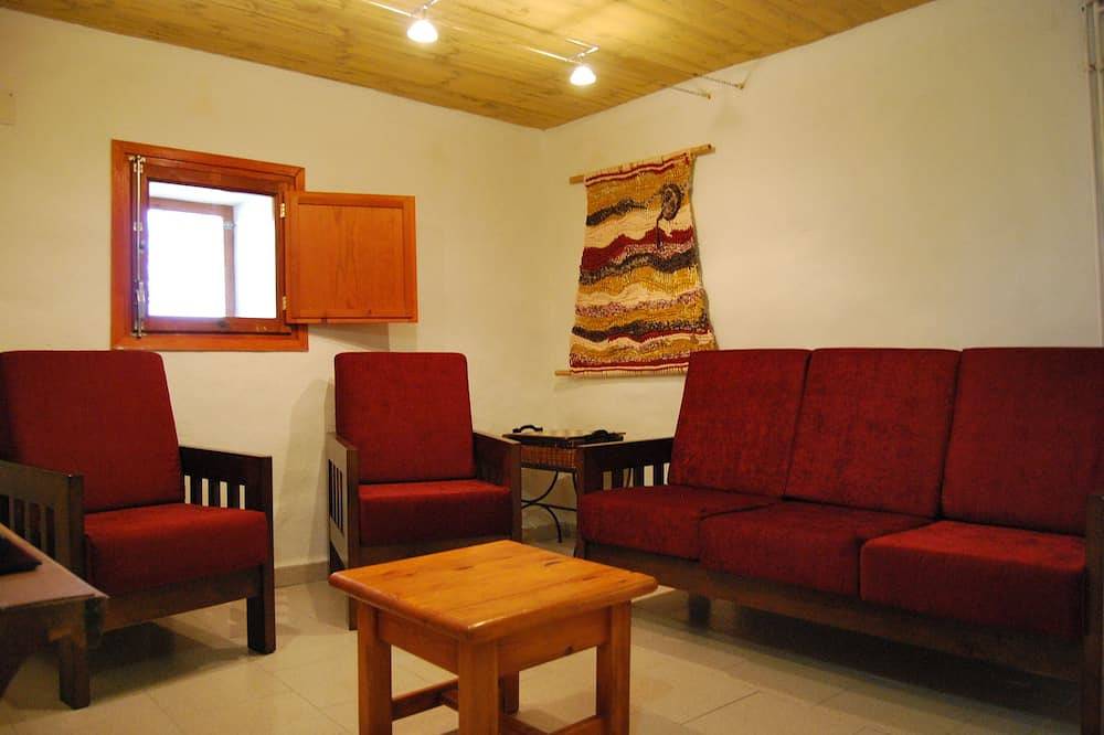 Very well located house with rustic charm for 4 people (near Girona, Costa Brava in Vilamarí, Vilademuls