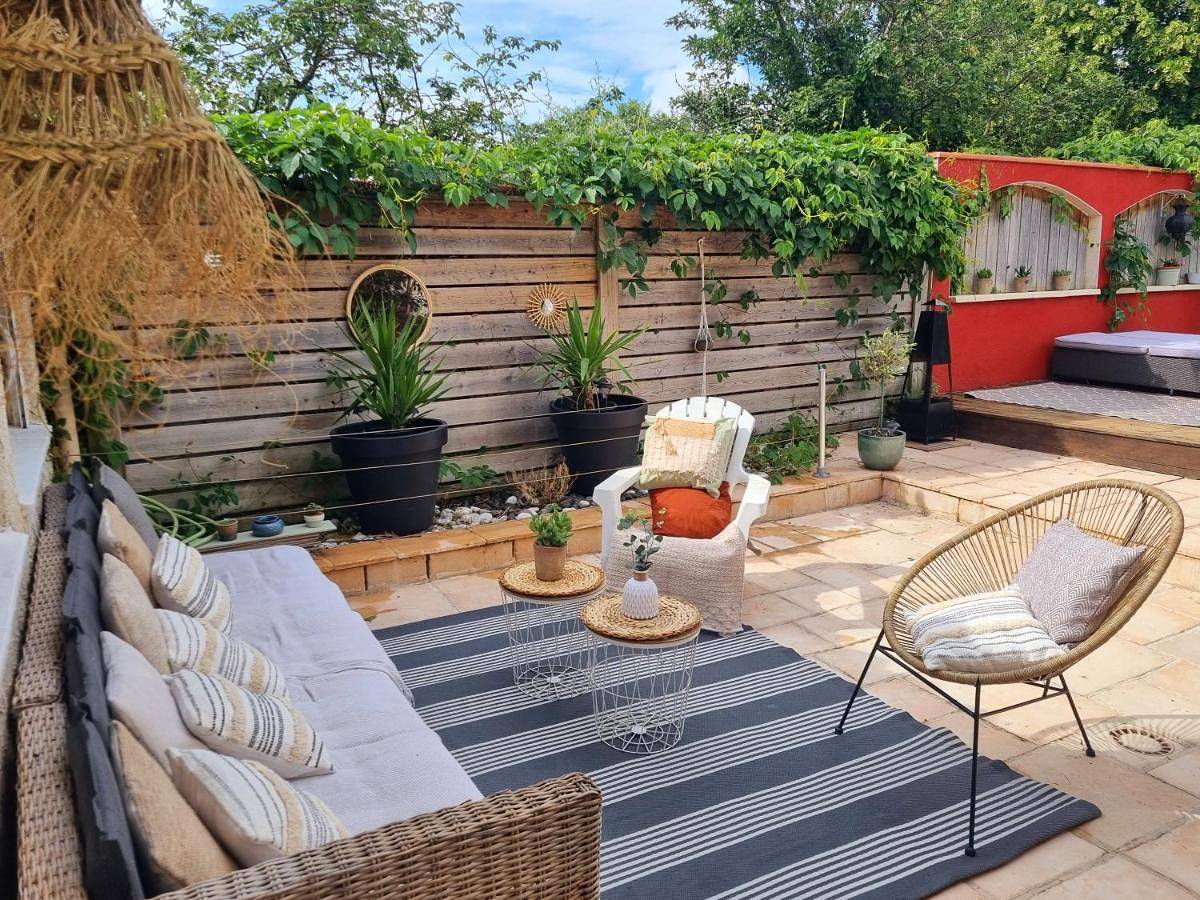Villa in Chalain-le-Comtal, Montbrison